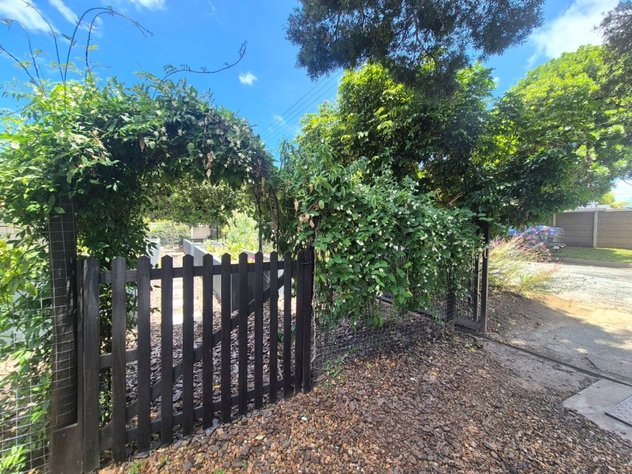 4 Bedroom Property for Sale in Twee Rivieren Western Cape